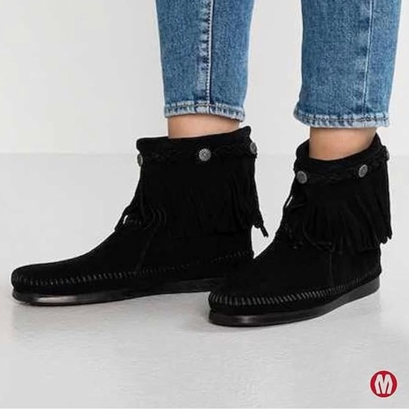 Minnetonka Black Moccasins Leather SuedeFringe Zip Ankle Boots Aztec Western 7 - Picture 8 of 8